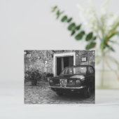 ヴィンテージFIAT車でイタリアのモノクロ ポストカード (スタンド正面)