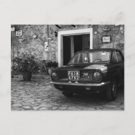 ヴィンテージFIAT車でイタリアのモノクロ ポストカード