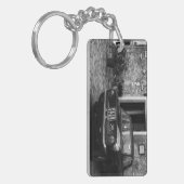 ヴィンテージFIAT車(イタリア)モノクロ キーホルダー (正面左)