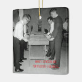 ヴィンテージFOOSBALL FUZBOLLの写真のテーブルのフットボール セラミックオーナメント (左)