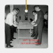 ヴィンテージFOOSBALL FUZBOLLの写真のテーブルのフットボール セラミックオーナメント (裏面)