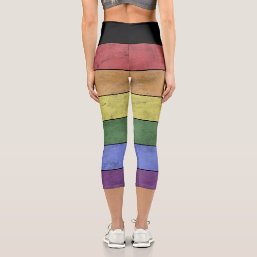 ヴィンテージLGBT国旗のプライド動揺しての黒線 カプリレギンス (裏面)