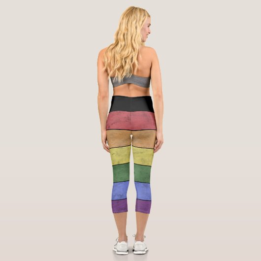 ヴィンテージLGBT国旗のプライド動揺しての黒線 カプリレギンス (裏面)