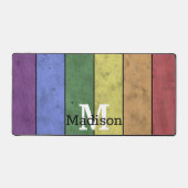 ヴィンテージLGBT国旗のプライド悩むレインボーモノグラム デスクマット (正面)