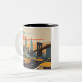 ヴィンテージNYCスカイラインポスター – イエローキャブ、高層ビル ツートーンマグカップ (正面左)