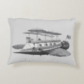 ヴィンテージSFスチームパンク飛行船日食 アクセントクッション (裏面)