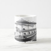 ヴィンテージSFスチームパンク飛行船日食 コーヒーマグカップ (中央)