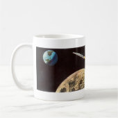ヴィンテージSF、月の上のロケット船 コーヒーマグカップ (左)