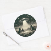 ヴィンテージUFO Over Mountainソーサー飛んでいるエイリアン ラウンドシール (封筒)