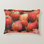 ヴィントと新鮮な夏のイチゴのクローズアップ表示 アクセントクッション (裏面)