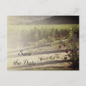 ヴィンヤードとバラフェンス結婚式の日付を保存 案内ポストカード (正面)