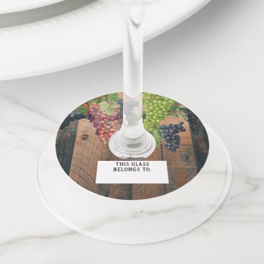 ヴィン素朴ヤードウッド&ブドウ ワイングラスタグ (クローズアップ)