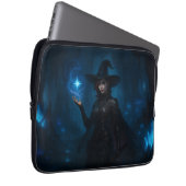 ヴェカルノクトの魔女 ラップトップスリーブ (正面右)