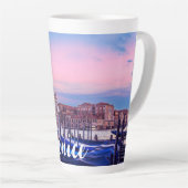 ヴェネツィアのゴンドラと教会を持つグランドカナル カフェラテマグ (右アングル)