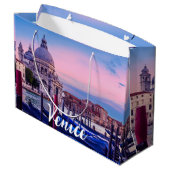 ヴェネツィアのゴンドラと教会を持つグランドカナル ラージペーパーバッグ (裏面アングル)