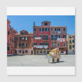 ヴェネツィアの箱を持つカート