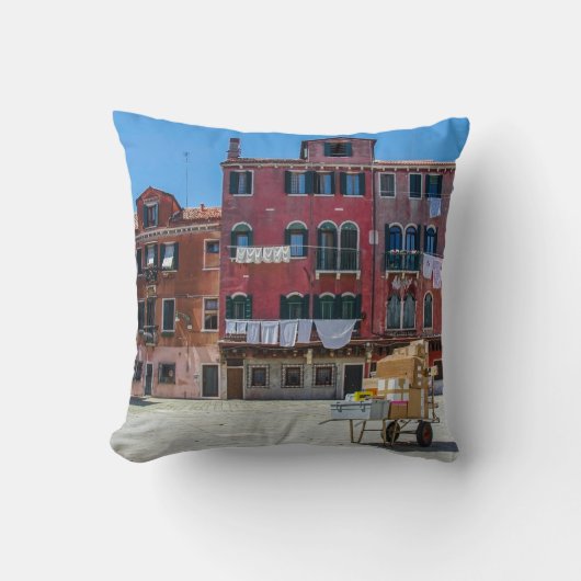 ヴェネツィアの箱を持つカート クッション (正面)