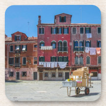 ヴェネツィアの箱を持つカート