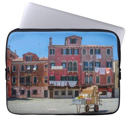 ヴェネツィアの箱を持つカート ラップトップスリーブ (正面)