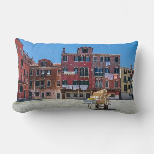 ヴェネツィアの箱を持つカート ランバークッション (正面)