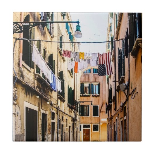 ヴェネツィアの細い通り タイル (正面)