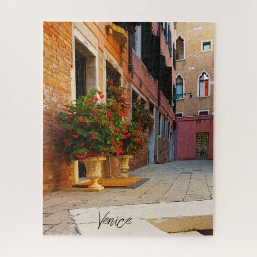 ヴェネツィアの美しい赤い花の運河イタリア ジグソーパズル (縦)