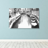 ヴェネツィアの都市の運河イタリアンに沿ったボート キャンバスプリント (インサイチュ (ウッドフロア))