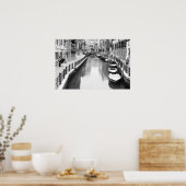 ヴェネツィアの都市の運河イタリアンに沿ったボート ポスター (キッチン)