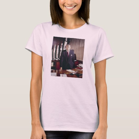 ヴェルナー・フォン・ブラウン博士のポートレート Tシャツ (正面)