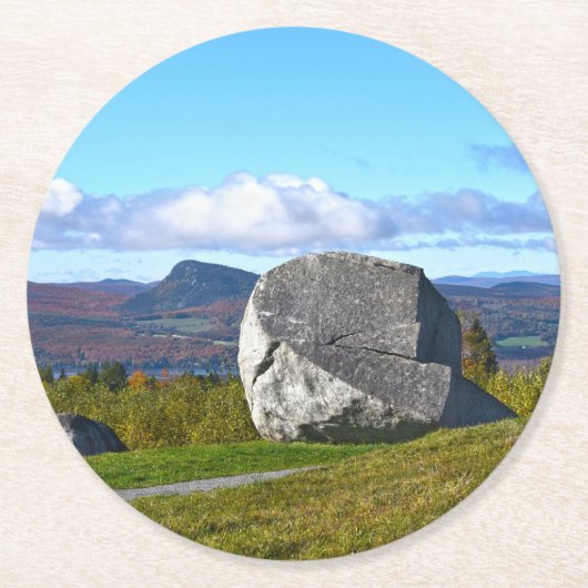 ヴェルモント州ウィロウビー湖センティネル・ロック ラウンドペーパーコースター (正面)