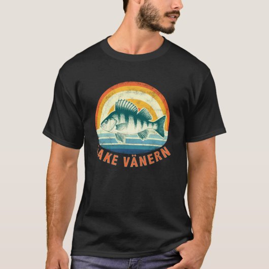 ヴェーネルン湖のヨーロッパパーチの釣り Tシャツ (正面)