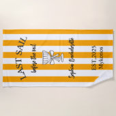 ヴェールの前の最後の航海 | オレンジイエロー ネイビー ビーチタオル (正面)