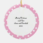 ヴォリーベイビー初めてのクリスマスピンクオーナメント セラミックオーナメント (裏面)