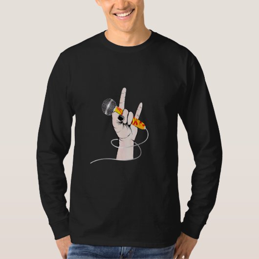 ヴォーカルマイクを持つロック歌手の手 Tシャツ (正面)