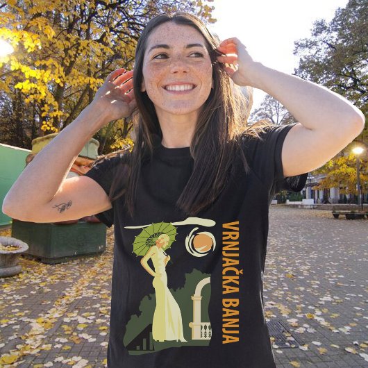 ヴルニャクツカ・バニャ セルビア 陽光の女神 緑の旅 Tシャツ