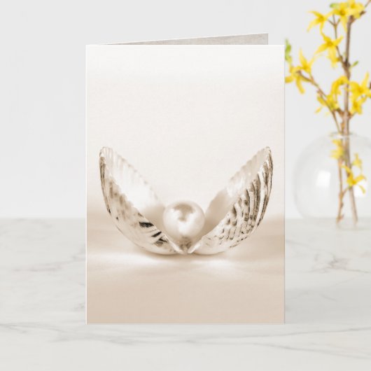 一つの真珠が貝殻の中に カード (黄色い花)