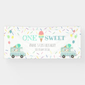 一つは甘いアイスクリームのソーシャルバースデーバナー 横断幕 (横)