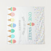 一つは甘いアイスクリームソーシャルの最初の誕生日 タペストリー (正面(横))