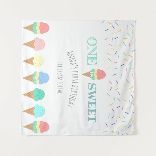 一つは甘いアイスクリームソーシャルの最初の誕生日 タペストリー (正面(横))