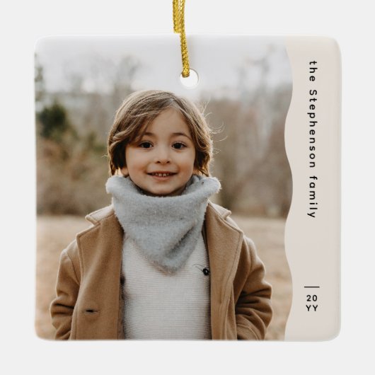 一つシンプルのモダン写真の波状エッジ中立の休日 セラミックオーナメント (正面)