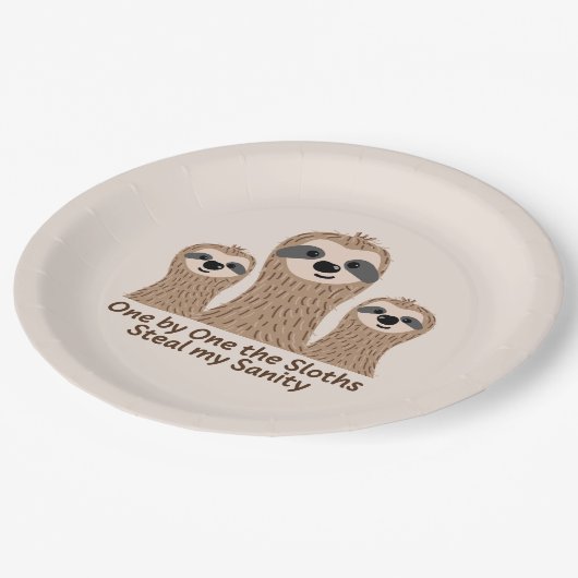 一つ一つナマケモノが私の正気を奪う ペーパープレート (アングル)