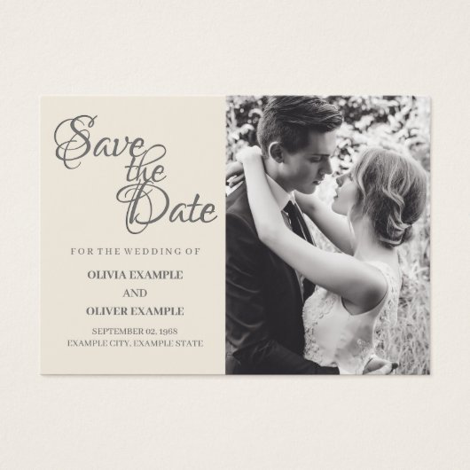 一キスをする結婚色の夫婦 (正面)