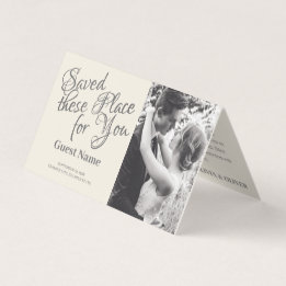 一キスをする結婚色の夫婦