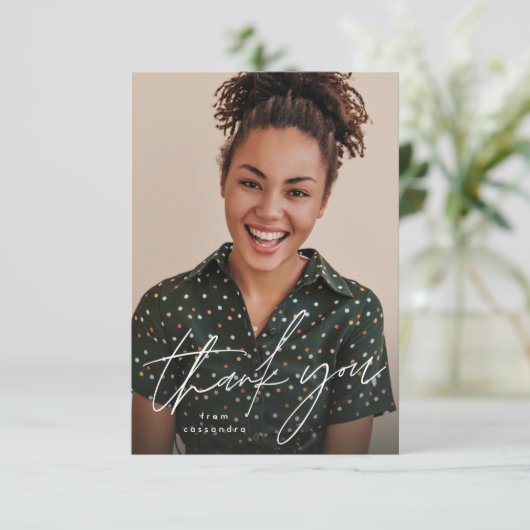 一モダン枚のシンプル写真の卒業 サンキューカード (スタンド正面)
