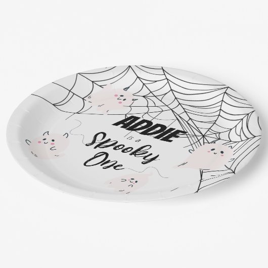 一不気味つ |誕生日プレート |ピンクの幽霊 ペーパープレート (アングル)