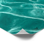 一人で水の体で泳ぐ女性 ポスター (角)