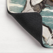 一人の兵士を肩運に乗せながら歩く船員 マウスパッド (コーナー)