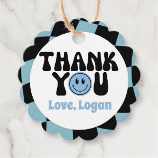 一人の幸福な男の子に感謝する好意 フェイバータグ