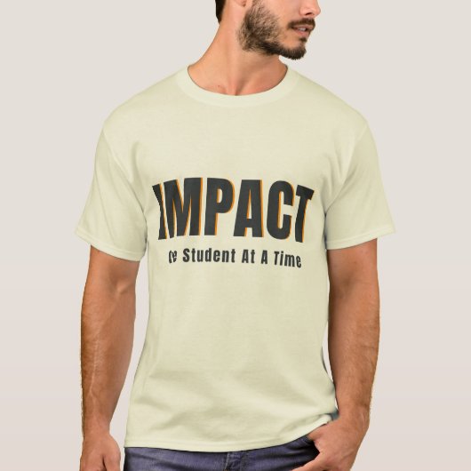 一人の生徒を一歩ずつ支えるインスピレーションあふれる先生 Tシャツ (正面)