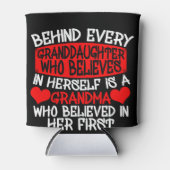 一人一人の孫娘の後ろに 缶クーラー (正面)